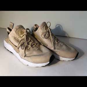 Nike Air Huarache Size 8